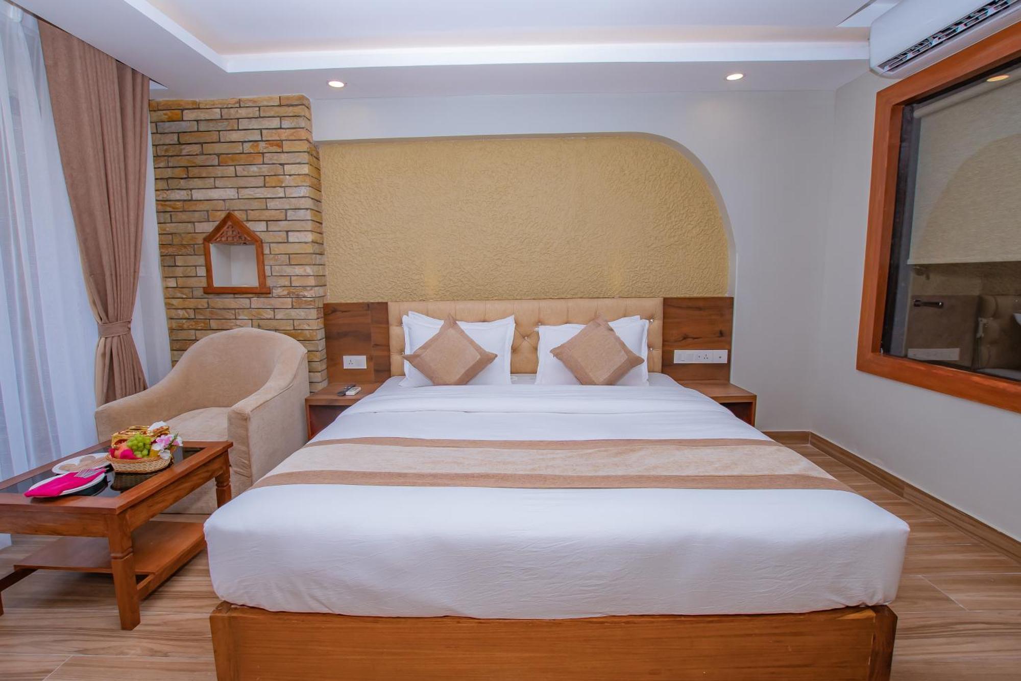 Hotel Pokhara Village & Spa Exterior foto
