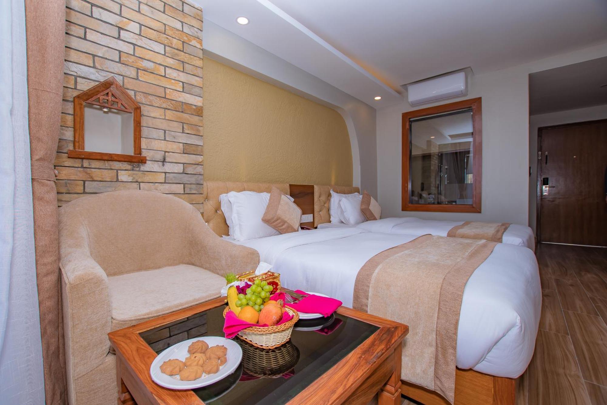 Hotel Pokhara Village & Spa Exterior foto